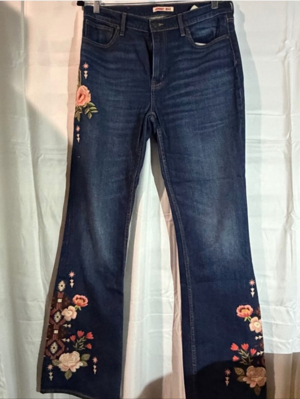 Johnny Was 🌸 "Jesse" Denim Boot Cut Jeans with Floral Embroidery Size 29 NWOT